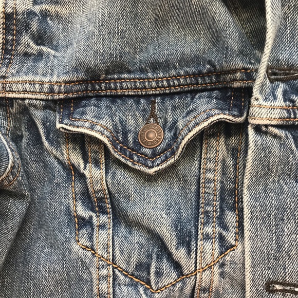 Levis Denim Jacket - Picture 2 of 4